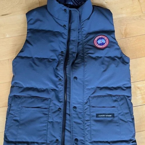 Canada Goose Freestyle Vest in Admiral and Navy Blue
